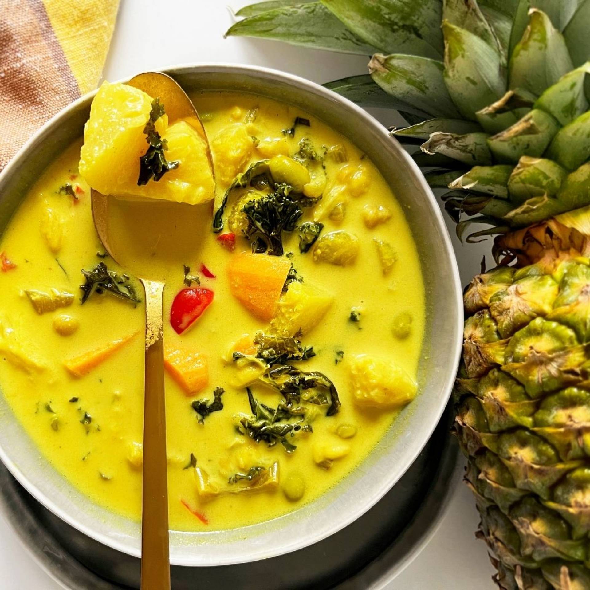 PINEAPPLE COCONUT CURRY