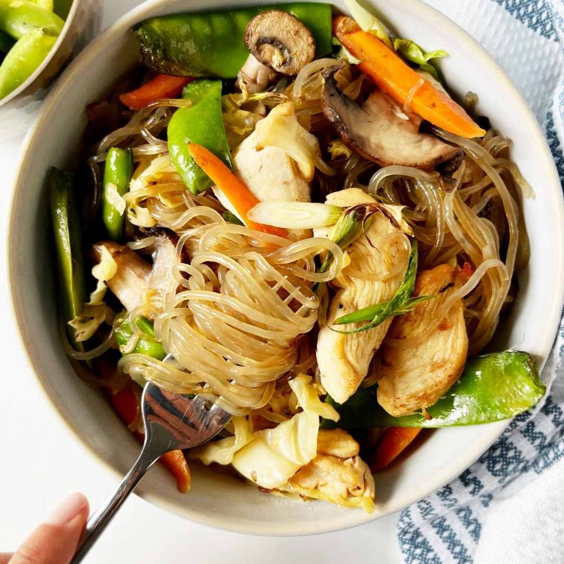 CHICKEN & MUSHROOM STIR FRY