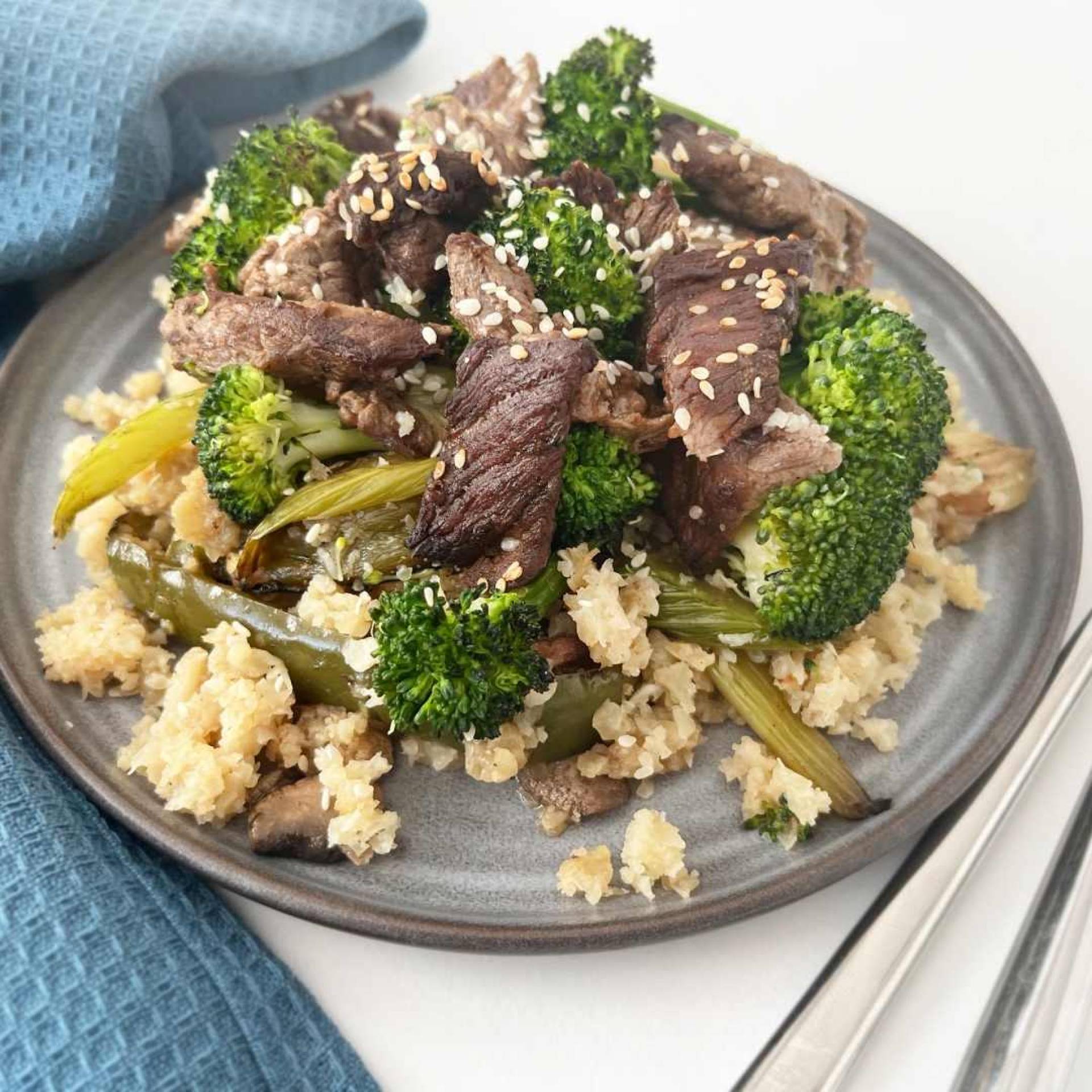 BEEF & BROCCOLI STIR FRY